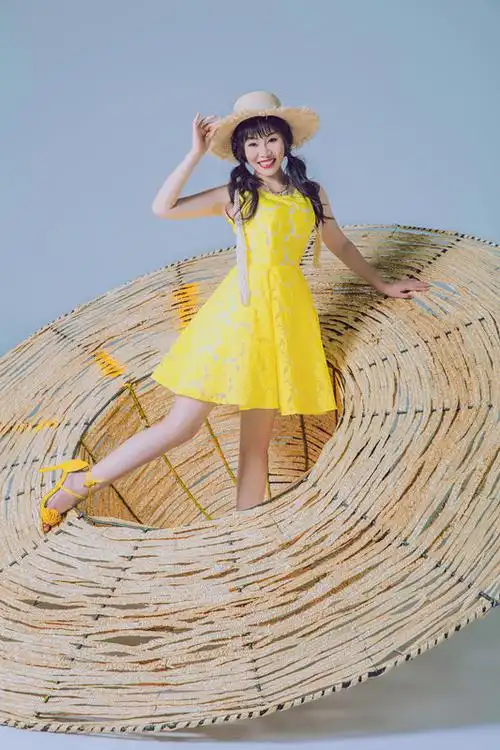 p>草帽姐,原名 a target="_blank" href="/item/徐桂花/9400473"