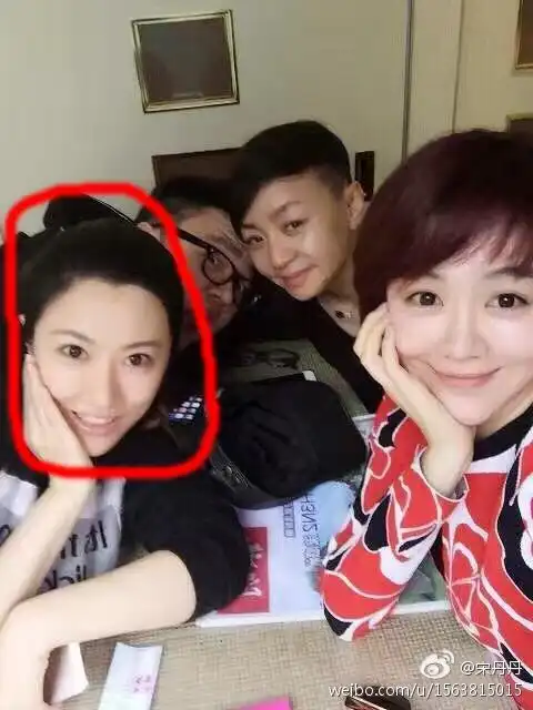 宋丹丹微博正式曝光准儿媳妇看来巴图的婚事也要提上日程了