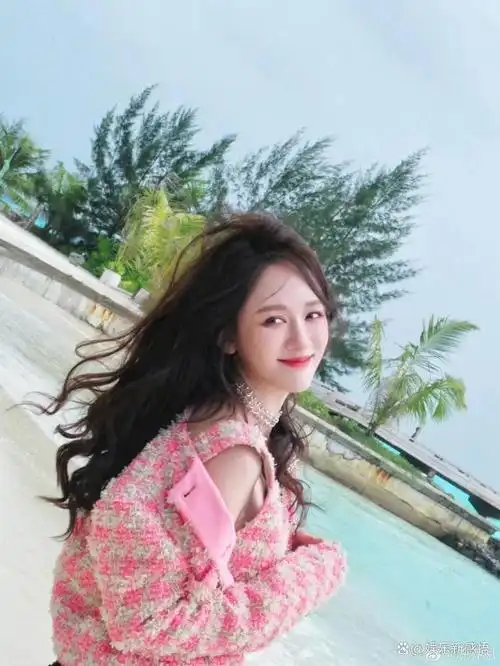 陈乔恩最近在个人社交帐号上回应了网友的黑评,有人质疑她是冲着丈夫