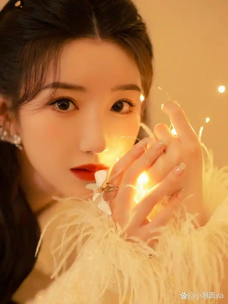 毛晓彤# #今天很不彤# #百度网友喜爱人物# #养眼美女# #总台大网区