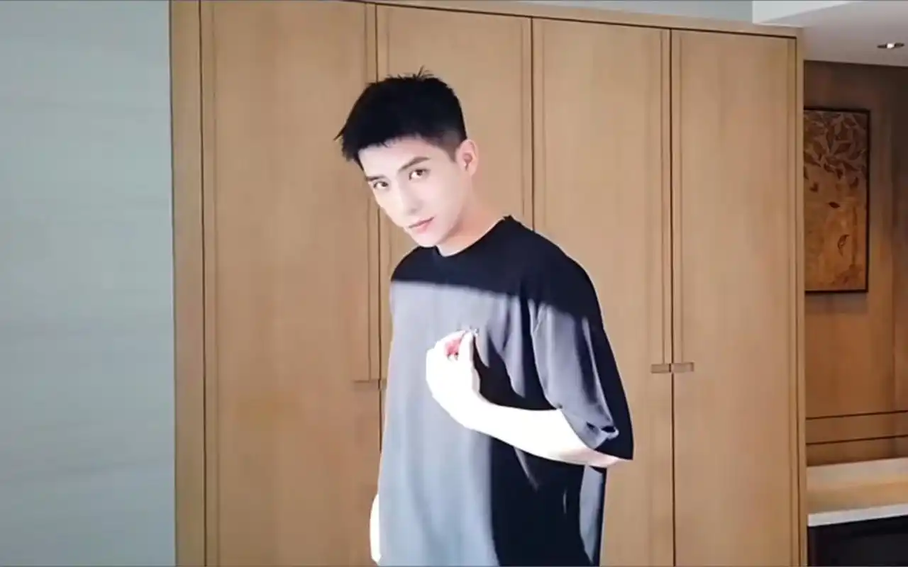 王安宇 寸头男友