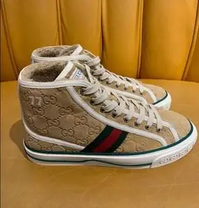 猪猪奢侈品代购 21秋冬 gucci 古奇 毛毛 logo 高帮运动鞋代购
