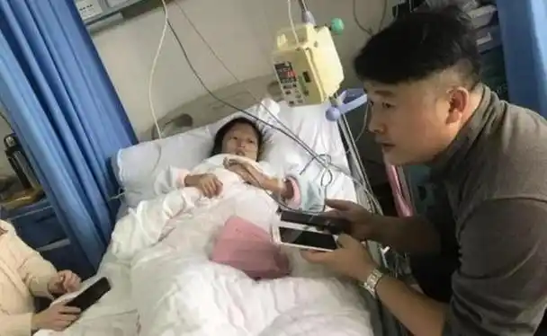 至少对吴花燕来说,能在死亡之前看到这么多人在热心帮助她,鼓励她