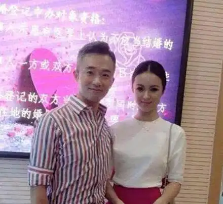 她对感情很专一悄悄结婚,如今老公白发苍苍,她仍然不离不弃!_程雷