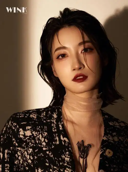 女生湿发大背头迷人的灵魂都是雌雄同体