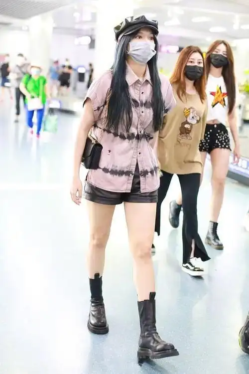 孟美岐吴宣仪回归宇宙少女加上程潇中国line穿搭大比拼