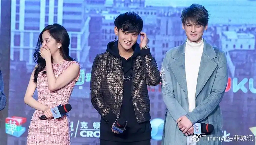 娱乐圈男明星身高超过180是基本标配,但像郭品超这样的还不多见.