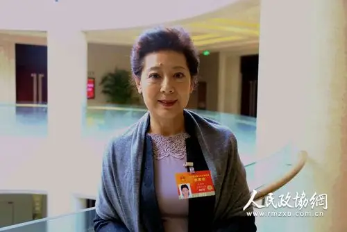 关牧村代表:一直关注民生 因为我们都是其中一员