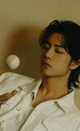 肖战执扇##肖战工作室放饭了