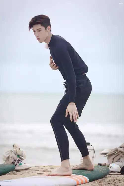 王子异[超话]##王子异哎呀好身材