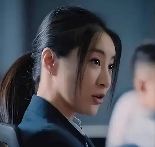 tvb热播电视剧《廉政狙击》拥有强大的演员阵容,包括黄宗泽,吴卓羲