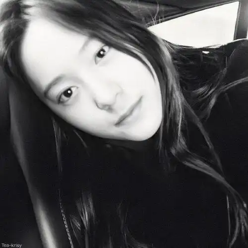 秀晶的日常0705更新壁纸头像90#郑秀晶#越努力越幸运郑秀晶超话