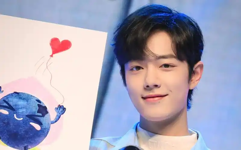 肖战发布新歌《光点》,首次回应227事件,幕后故事暖心