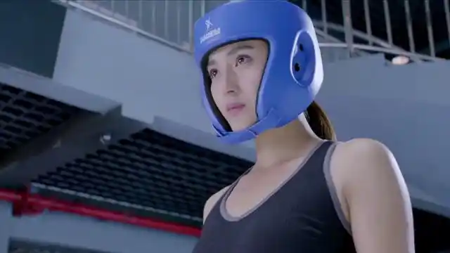 麻辣变形计热巴走上擂台和张燕约架这压腿姿势真好看