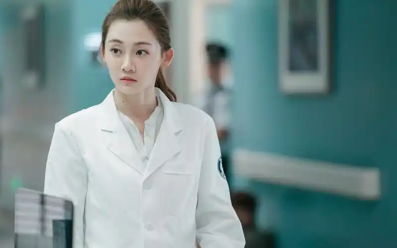 苗苗《爱上你治愈我》剧照图片壁纸