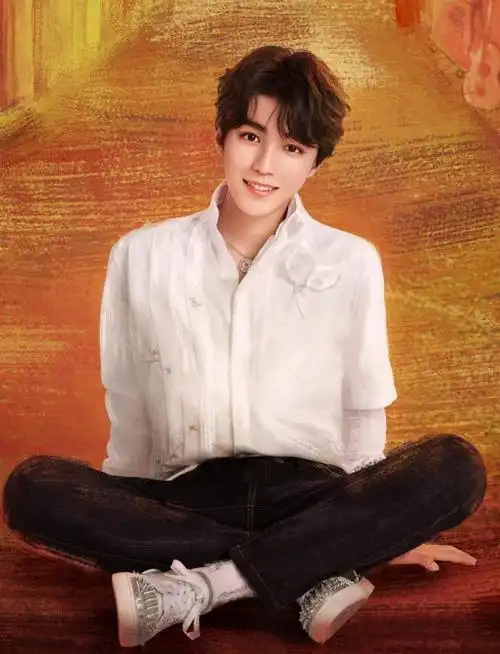 tfboys七周年写真千玺王俊凯3人挑战武侠风谁更有时尚感