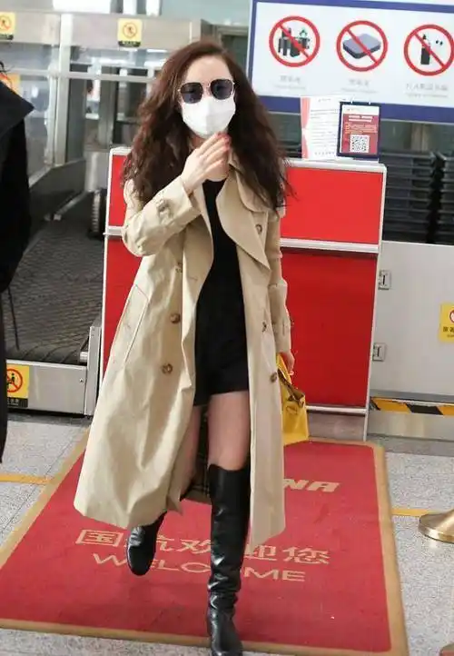 原创霍思燕这次的造型翻车了穿一身奶奶装现身机场看着老了十岁