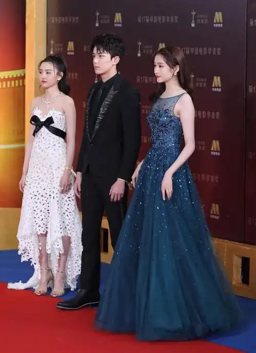 靠身高艳压四千年美女,不输傻脸娜的关晓彤,遇上张梓琳被碾压?