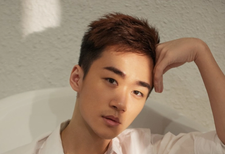 虎牙星盛典:卡尔成为联盟之光,不求人持续霸榜,楚河无欲无求_网易订阅