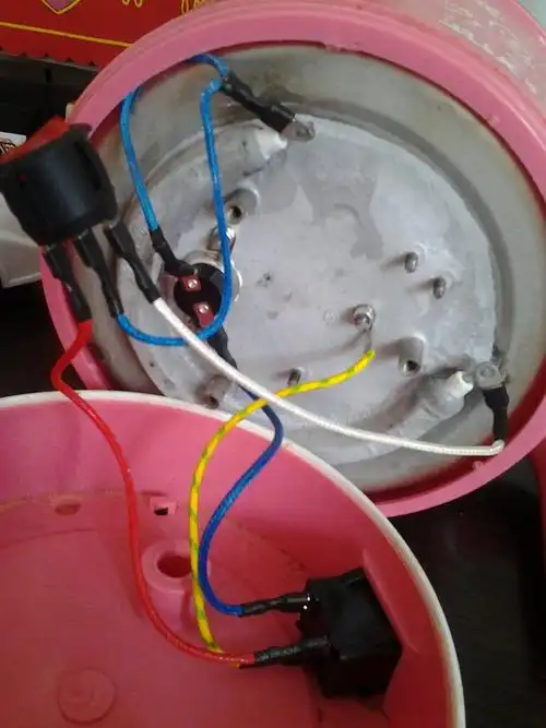 电热锅的带灯三脚开关坏了,想去掉开关,插电直接加热,该怎么接线?