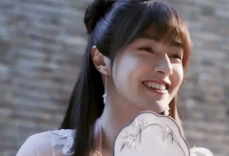 进来看朱正廷穿古代女装