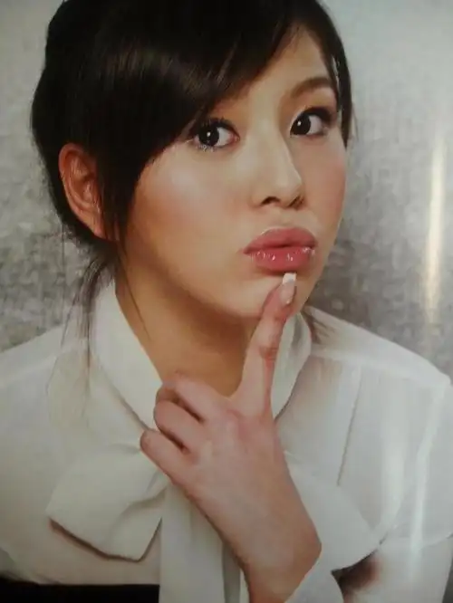 刘品言:甜美可爱高清写真!__财经头条