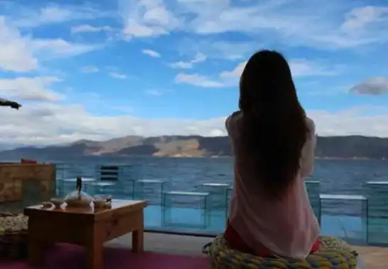 就想一个人呆着的句子说说图片不想说话适合一