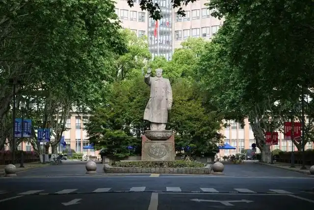 "云"看封校55天的同济大学,太漂亮了