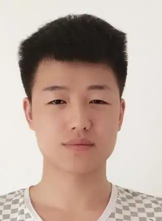 求大神帮忙把我的这张照片ps成证件照,宽的是114,高度是156,大小不