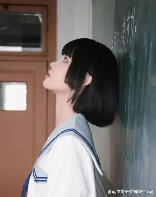 无敌显嫩的学生头,脸大脸小都适合,不用烫染就很好看的短发,发量多的