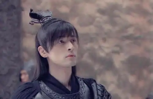 刚刚又看了那个搞笑的相声视频,突然想起来胡歌的电视剧我是看过好多