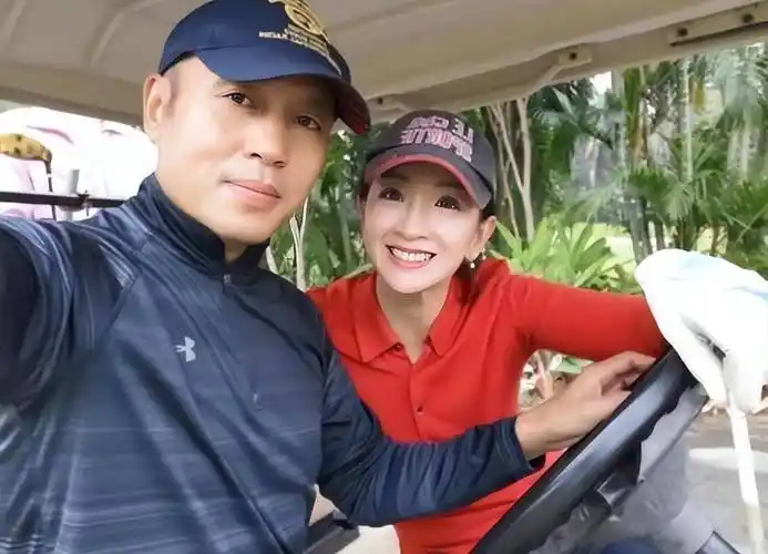 状态冻龄气质佳,与富商丈夫坚持丁克不生小孩_梁佩瑚_朱洁仪_演艺圈