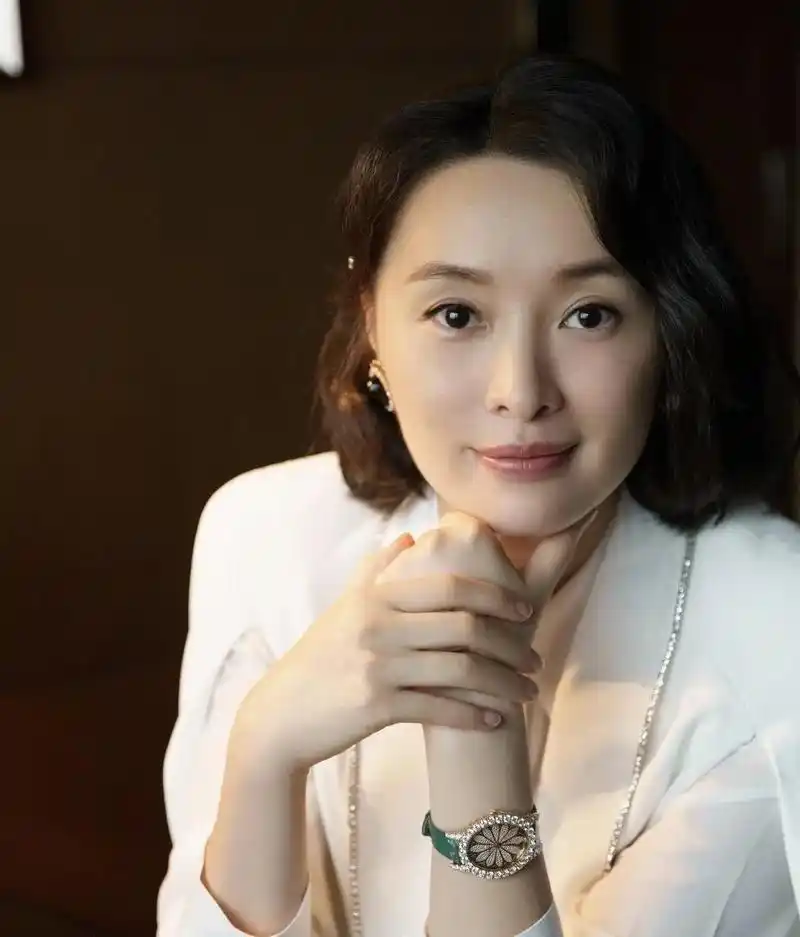 中年后,依然美得让人窒息的5位娱乐圈女明星,人人吊打当今小花