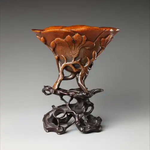 明 犀角玉兰杯 纽约大都会博物馆藏