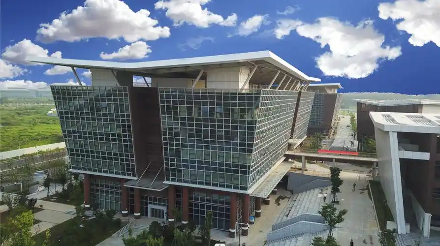 南京工业大学浦江学院