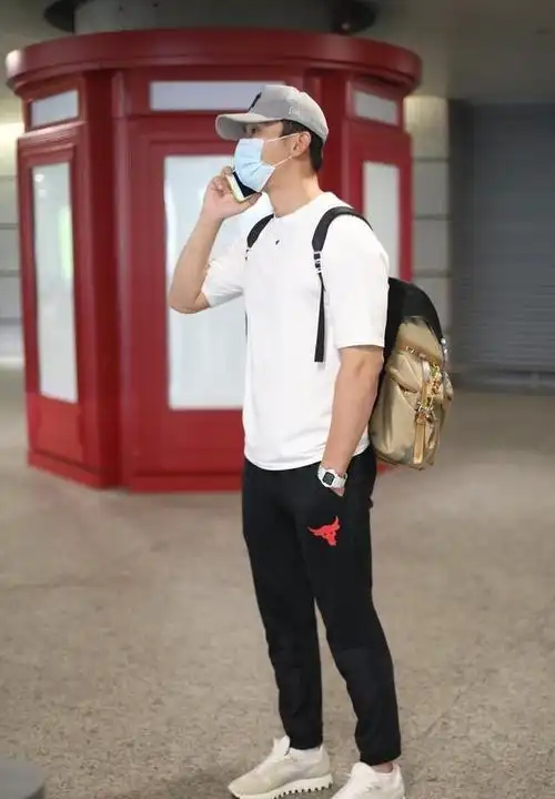 听说了李晨和杨颖在社交平台发文告别《奔跑吧兄弟》,整个娱乐圈都炸