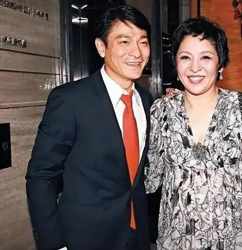 看看朱丽倩都做了什么刘德华会娶她不奇怪