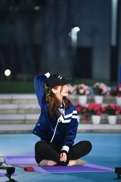 angelababy《奔跑吧》痛失资格落泪 为团队拼搏坚守跑男精神