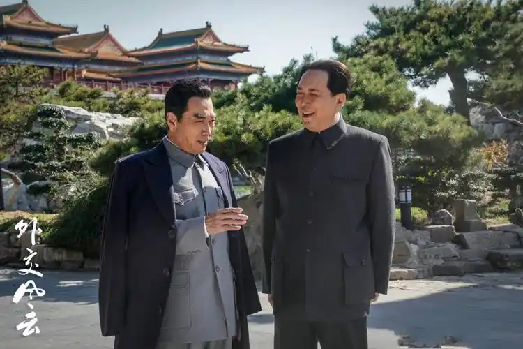 首播收视夺冠,外交故事跌宕起伏,唐国强不愧老戏骨_电视剧