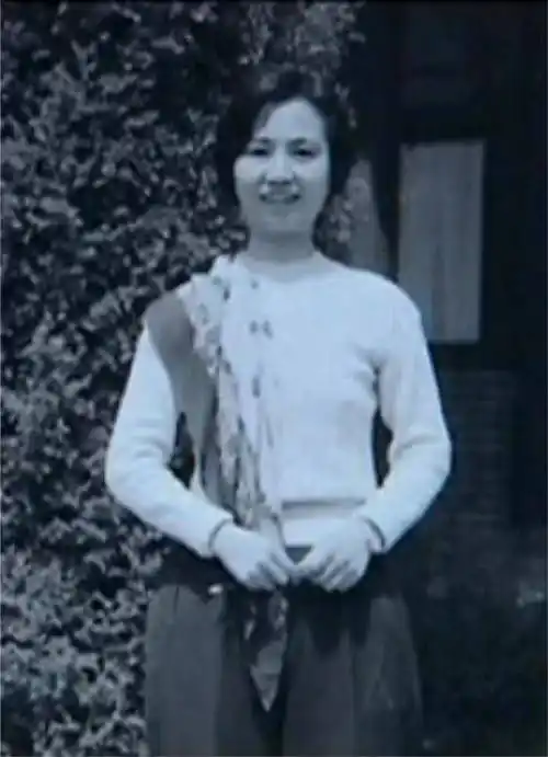 而这位年轻的姑娘就是后来成为开国元帅的陈毅的夫人--张茜.