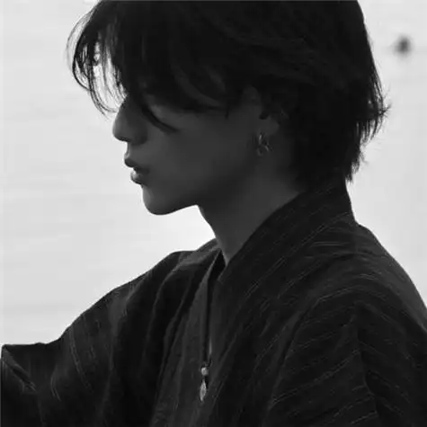 男生头像冷酷侧脸高清黑白唯美我就喜欢这样的男头