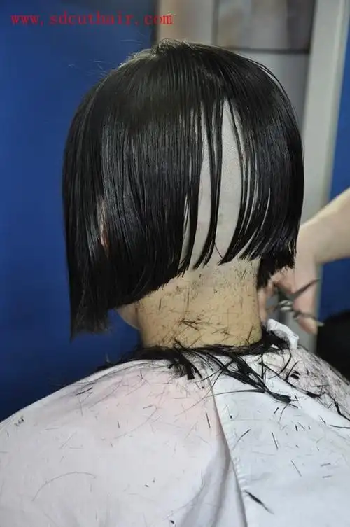 影视专业的女孩剃高脚bob深度00412