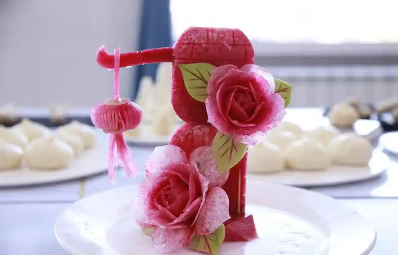 中餐烹饪选手作品(其一冷拼与雕刻).陈先达摄