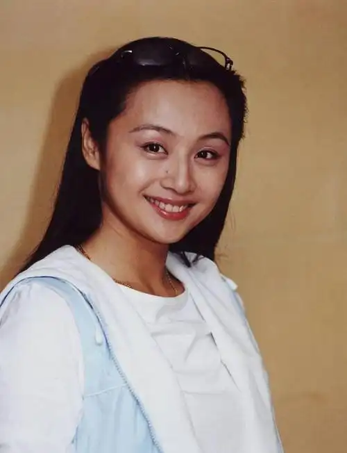 央视前主持曹颖,月子期间被丈夫"赶"出家门,背后原因惹争议|演员|综艺