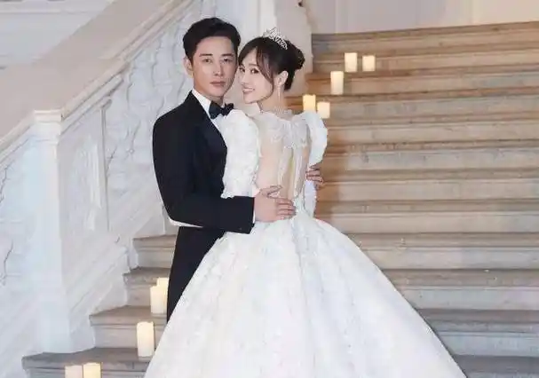 唐嫣罗晋表示期待"一家三口"的低调生活