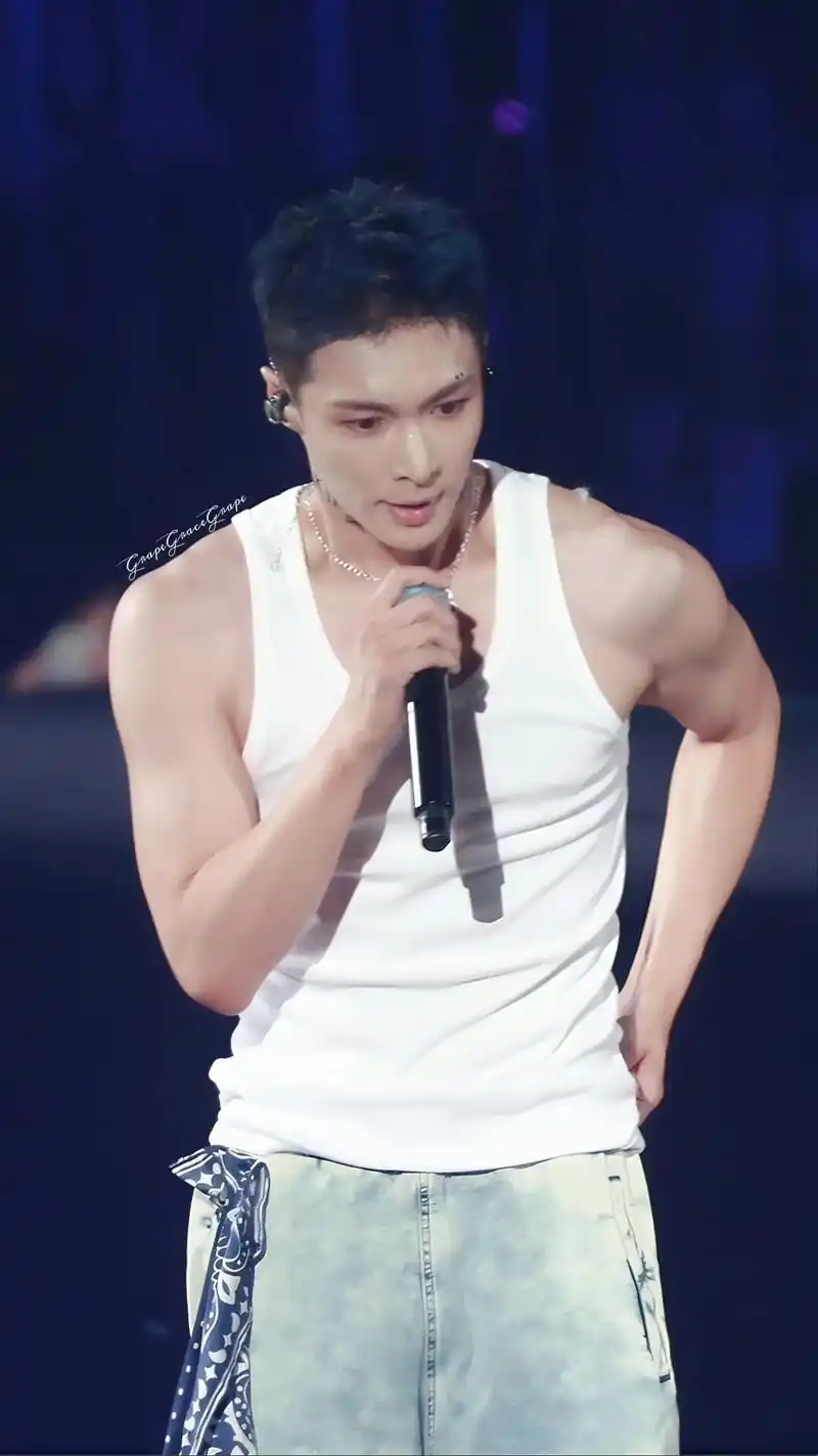 好帅!#张艺兴 #张艺兴大航海