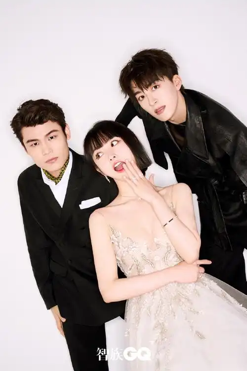 的##gq也是懂合照的##张嘉倪何洛洛豪门姐弟##白鹿张嘉倪黑白双姝