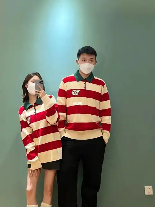 153180身高差情侣穿搭氛围感毛衣穿搭