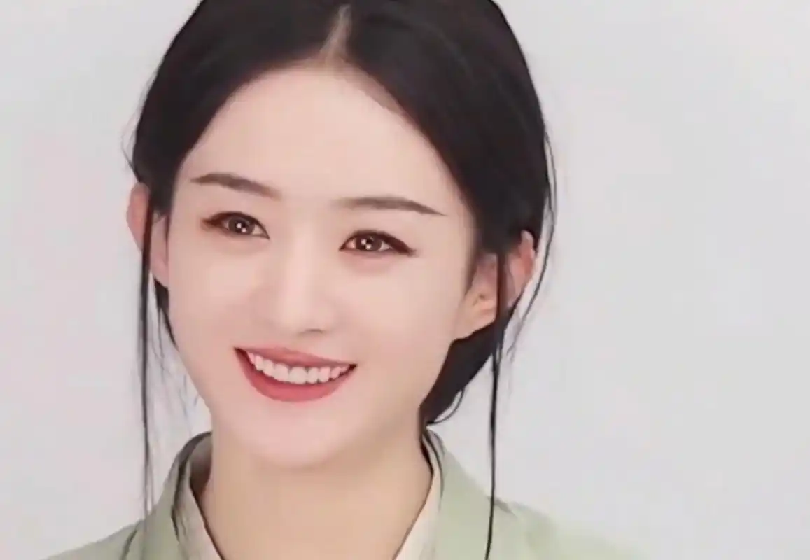 赵丽颖工作室发的八月行程图,状态好好 所以与凤行什么时候抬上来呀