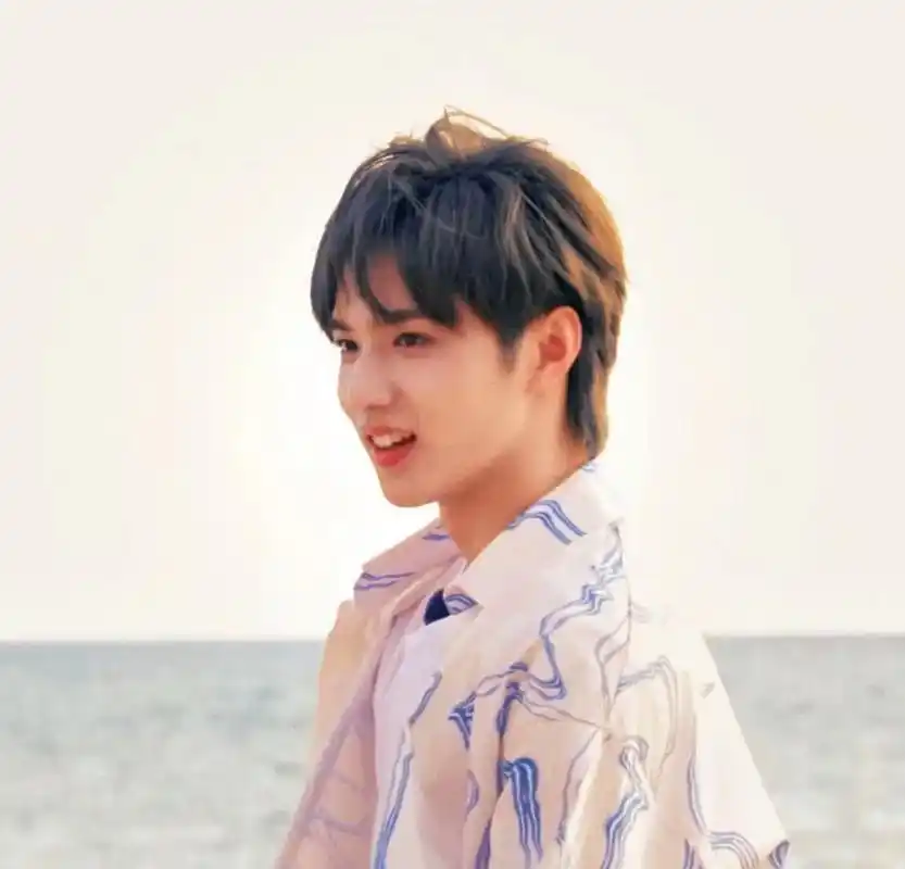 刘耀文.我记得你出生于2005年9月23日 我记得你属鸡 我 - 抖音